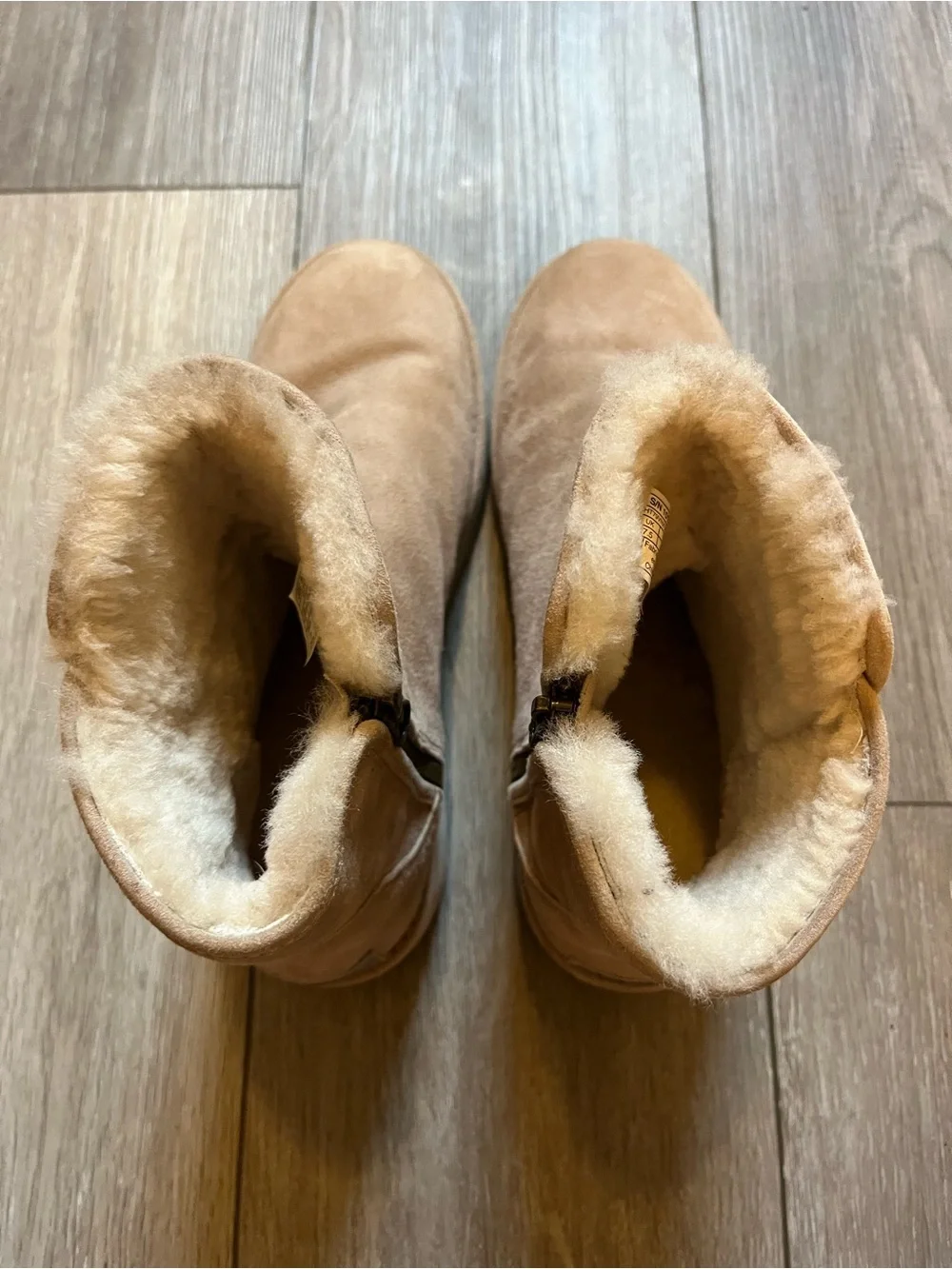 UGG Shearling Classic Zippered Bootie Size 40 / 9